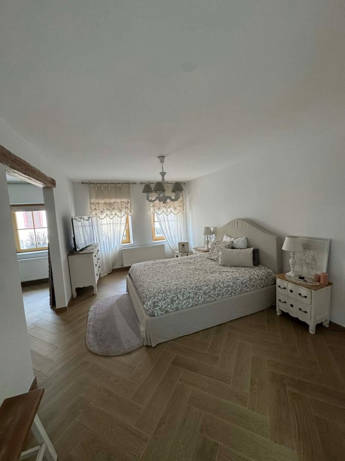 Maison mitoyenne à vendre 5 chambres à Larochette